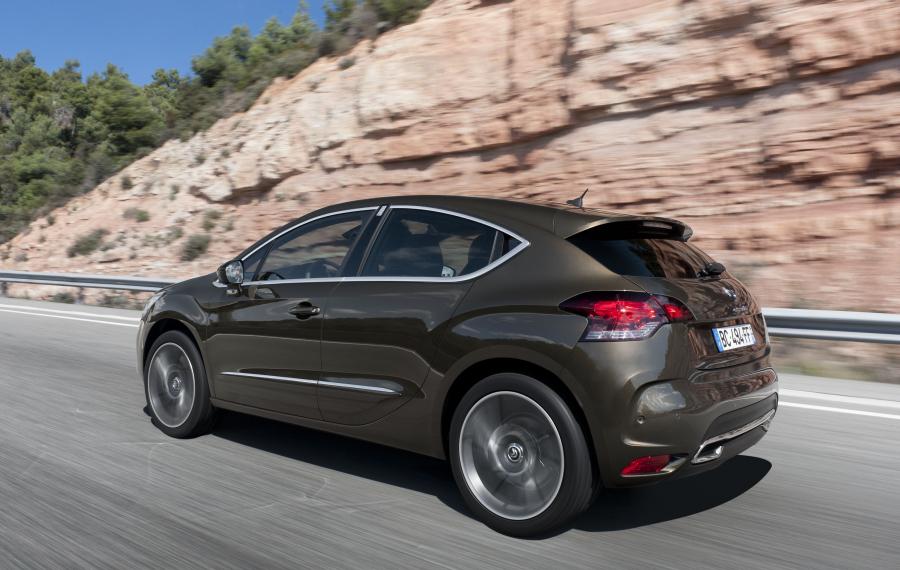  Citroen DS4 2010 года  (фото 52 из 143)
